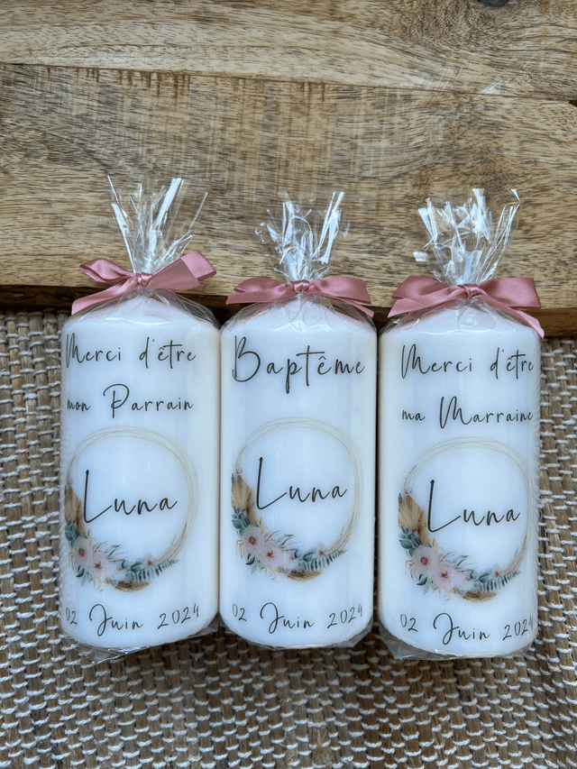 Bougie baptême personnalisée couronne avec des fleurs
