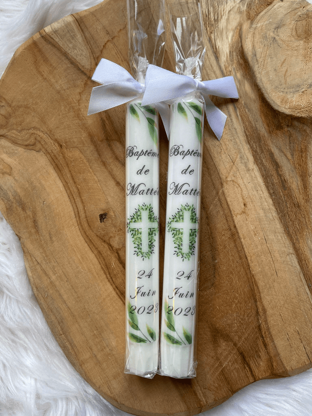 Bougie chandelle de baptême avec croix fleurie personnalisée