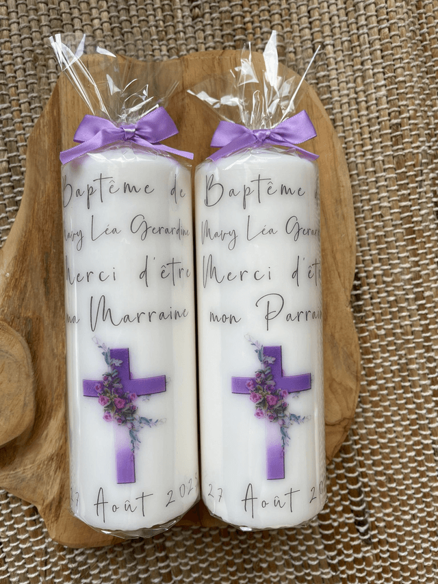Bougie de baptême personnalisée Croix violette et fleurs