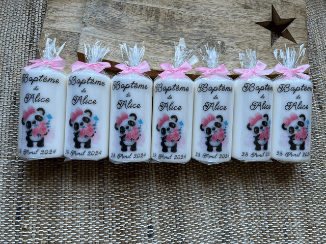 Bougie baptême personnalisée thème panda avec fleurs