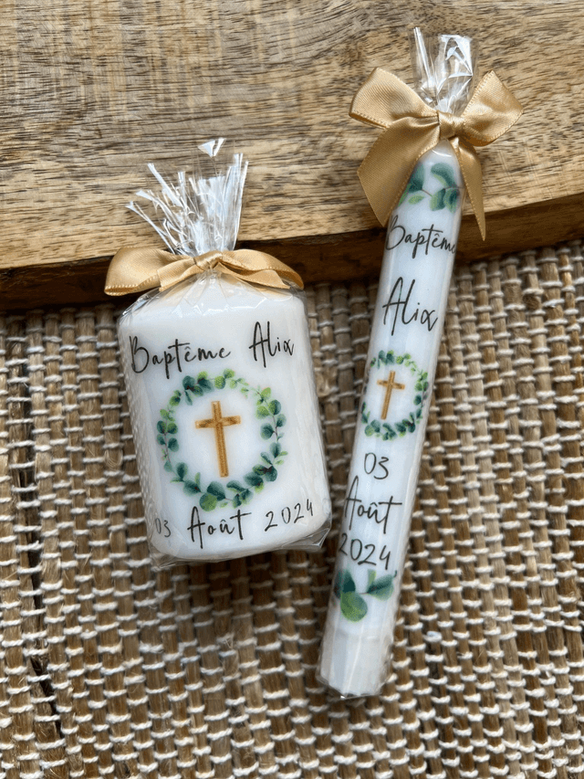Bougie baptême personnalisée Couronne de feuilles et croix dorée