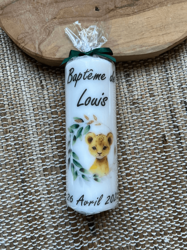 Bougie baptême thème couronne feuilles et lionceau 