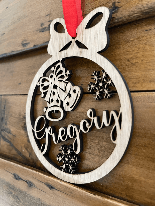 Boule de Noël en bois avec prénom