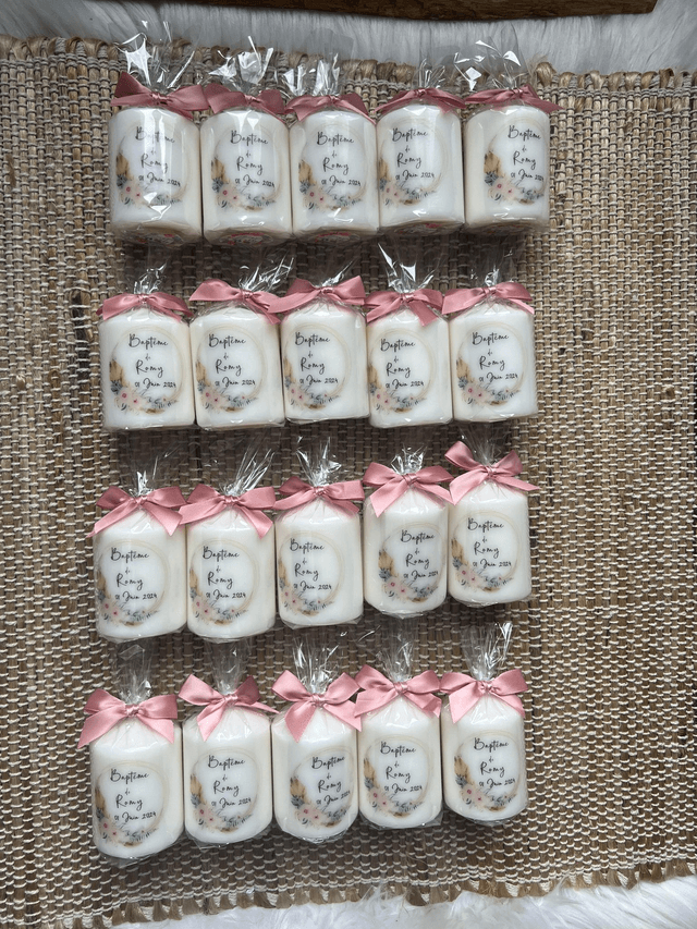 Bougie baptême personnalisée couronne avec des fleurs