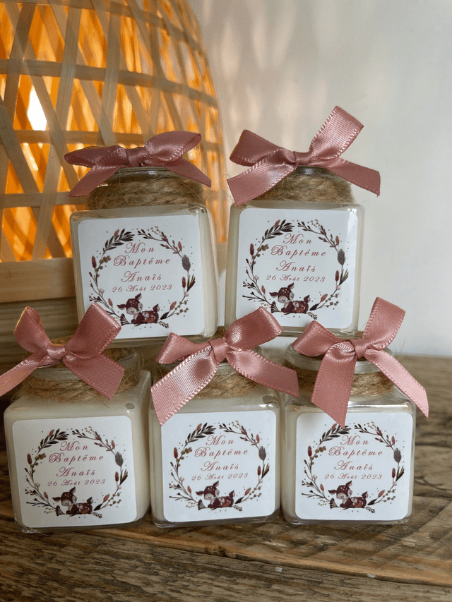 Pots en verre avec bougie ou dragées personnalisés thème biche et couronne fleurs pour Baptême