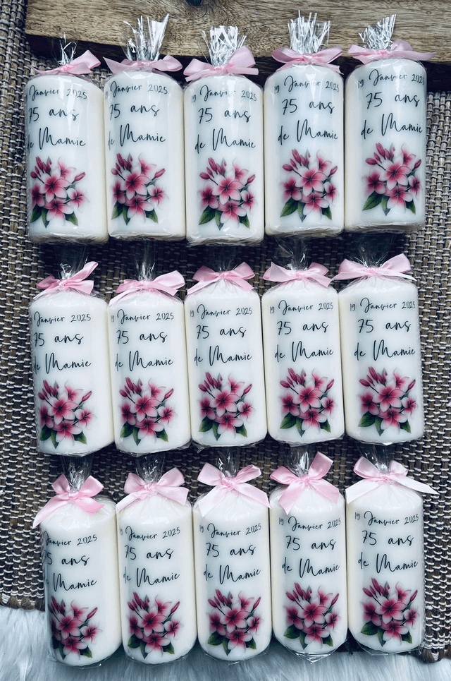 Bougie "Anniversaire" avec des fleurs