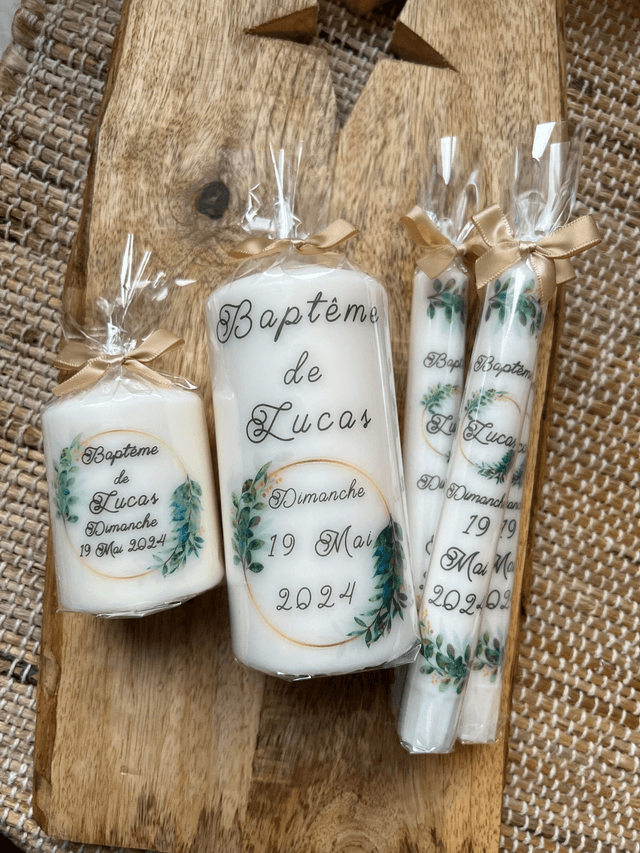 Bougie baptême personnalisée couronne or avec feuillage vert